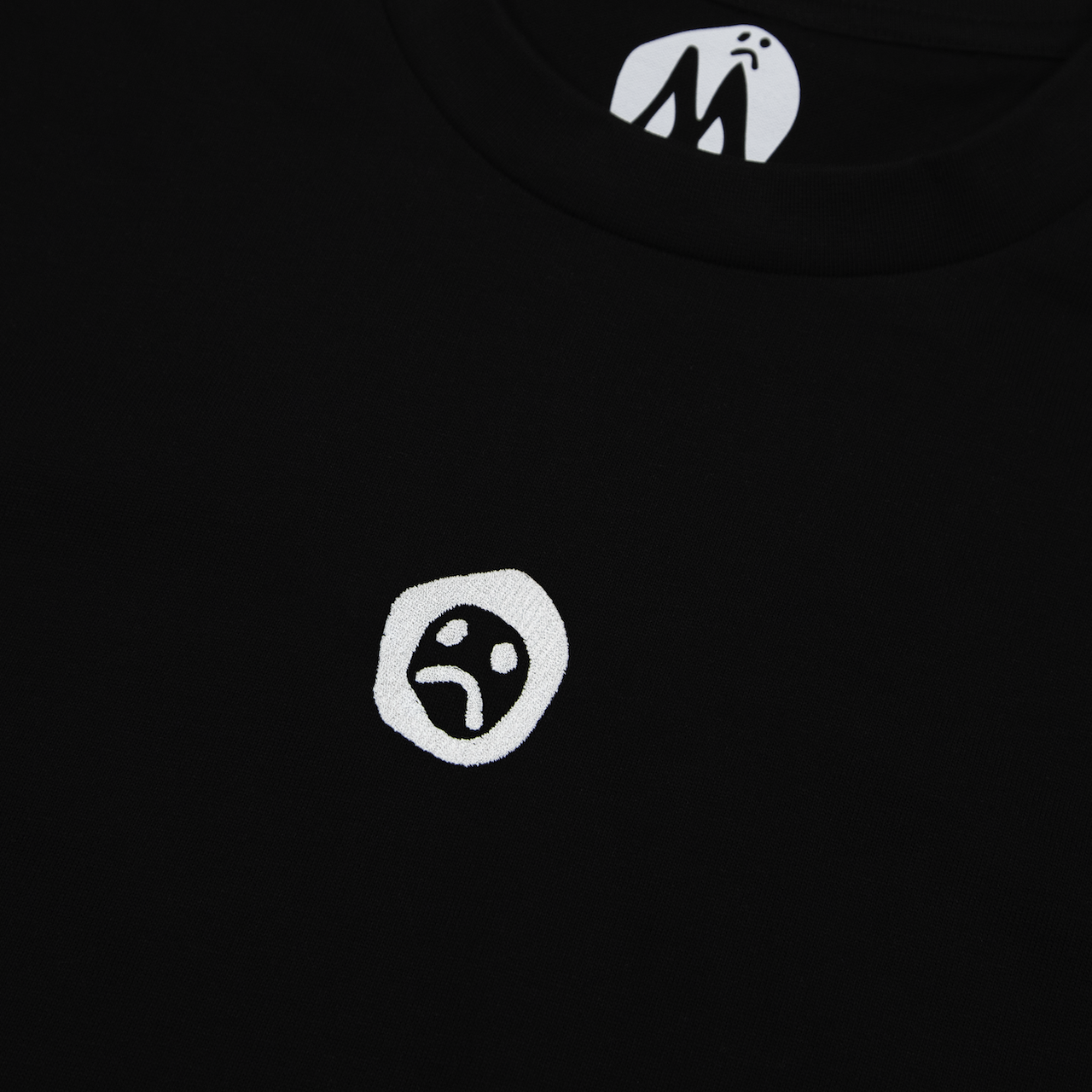 HARVEY LOGO T-SHIRT - BLACK - ENBY FIT